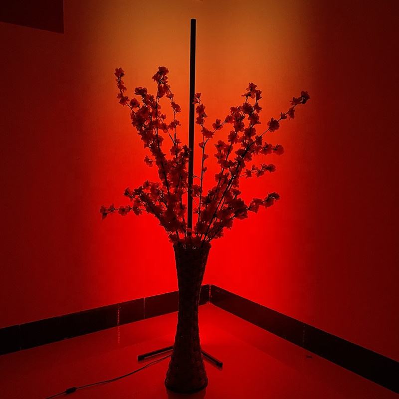 Floor-standing folding lamp