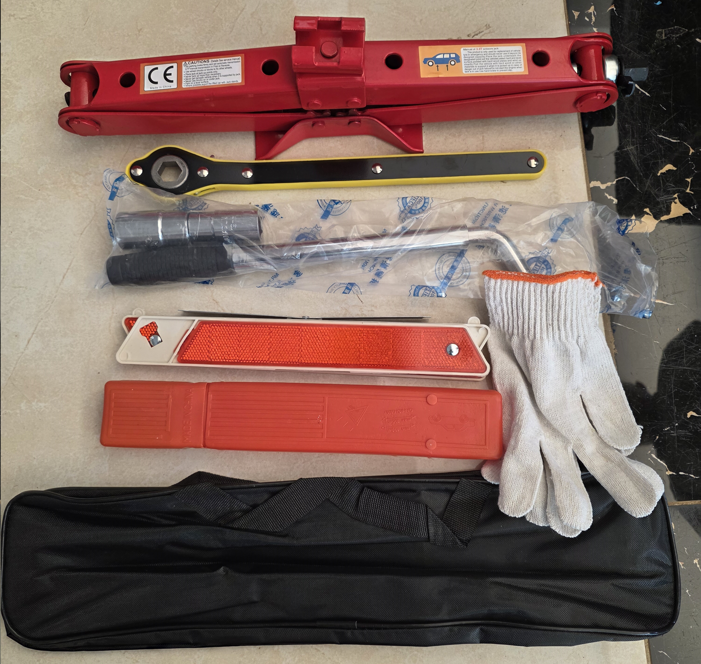 Car scissor jack
